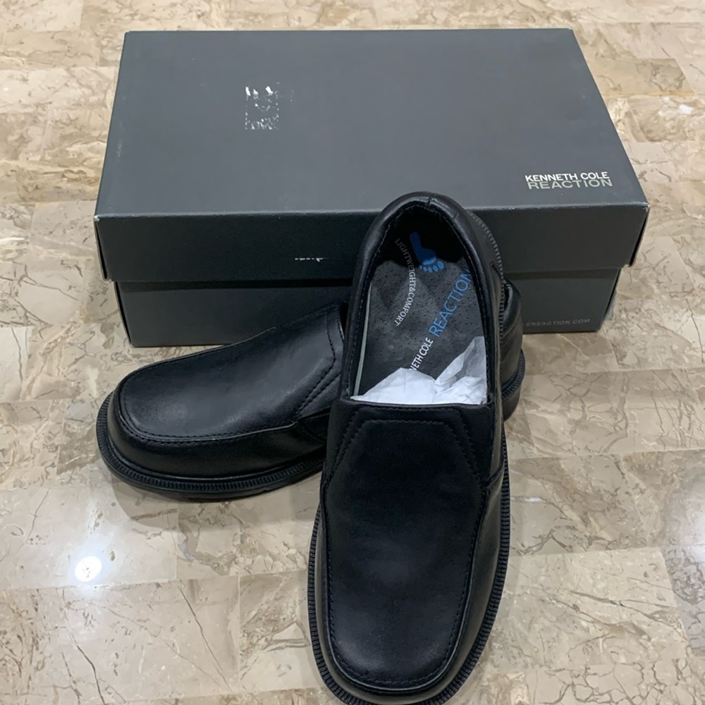 🌸NIB Kenneth Cole boys shoes